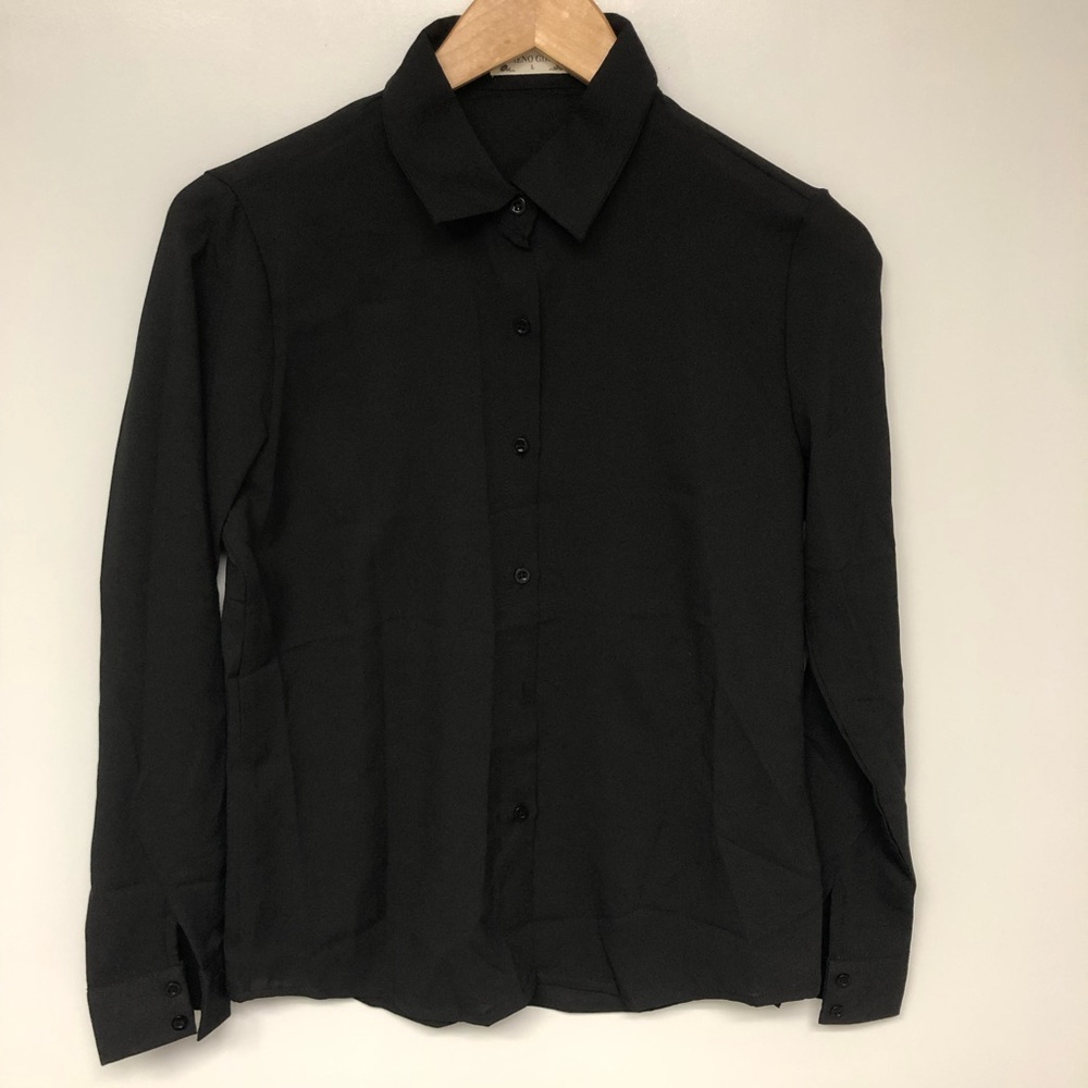 NWOT Meno Girl Large Button Down Blouse